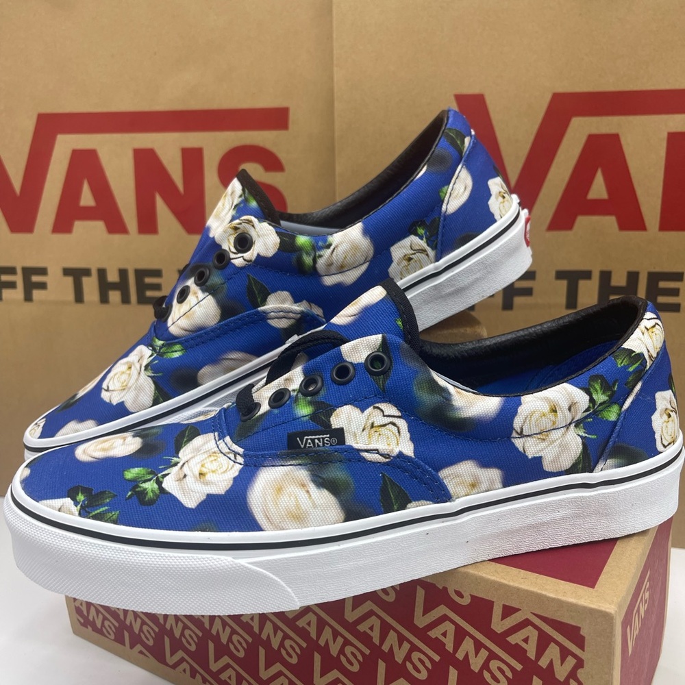 Vans WMNS Era
(Romantic Floral) Lapis Blue Sneakers 
VN0A38FRVP9 - Picture 7 of 16